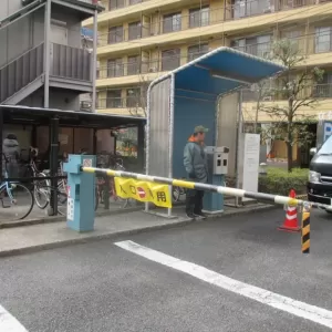 駐車場管理スタッフのサムネイル